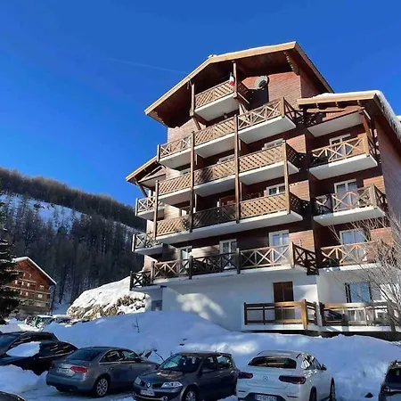 Allos, Logement Pieds Des Pistes, A 10 Minutes De La Base De Loisirs Exterior photo