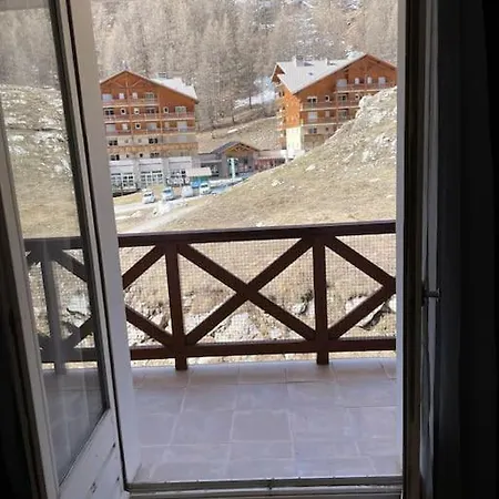 Allos, Logement Pieds Des Pistes, A 10 Minutes De La Base De Loisirs Exterior photo